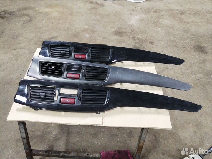 Центральная консоль торпеды Mitsubishi lancer 9