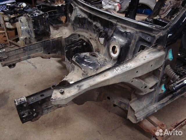 Четверть кузова передняя левая W204 M271