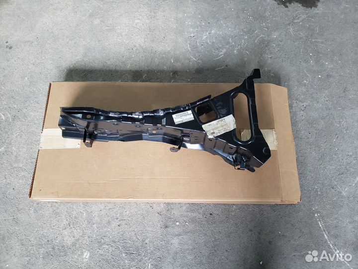 Nissan Teana J32 Усилитель брызговика прав. Новый