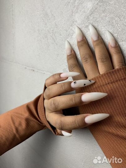 Покрытие ногтей на руках гель-лаком