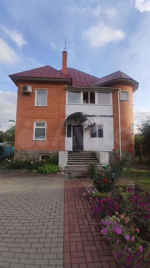 Дом 216,8 м² на участке 8,8 сот.