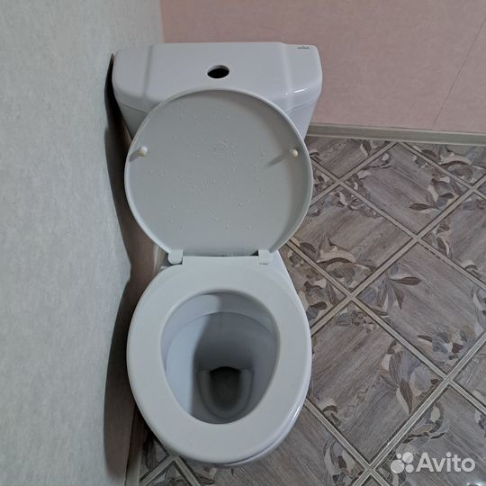 Унитаз с бачком