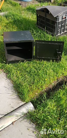 Сейф металлический