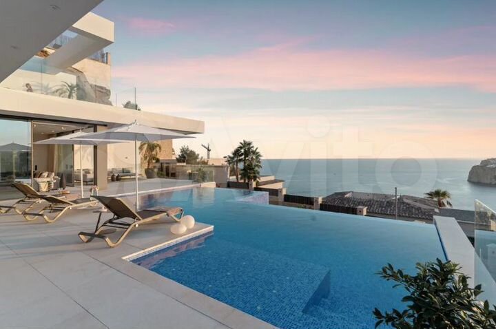 Коттедж 200 м² на участке 10 сот.