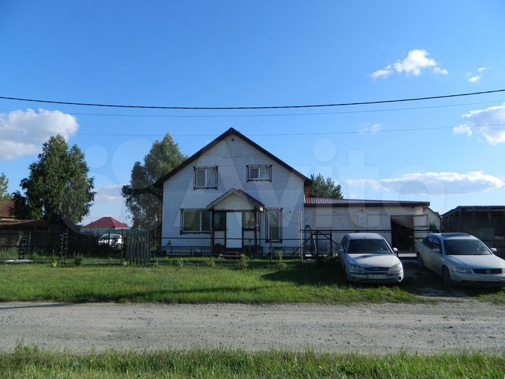 Дом 180 м² на участке 10 сот.