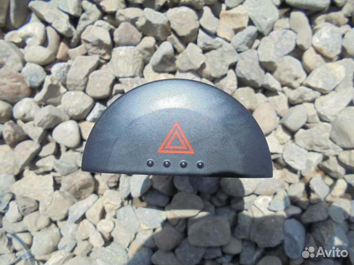 Кнопка аварийки Nissan Xtrail NT30 QR20DE 2003/6