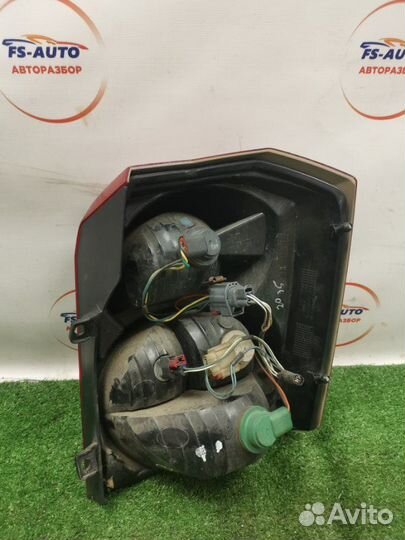 Стоп-сигнал задний левый Dodge Caliber 2.0 ECN