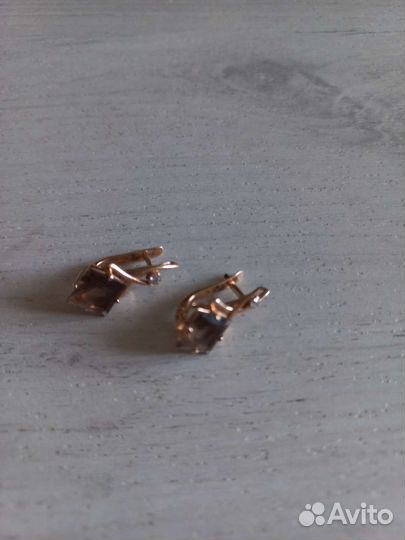 Золотые серьги