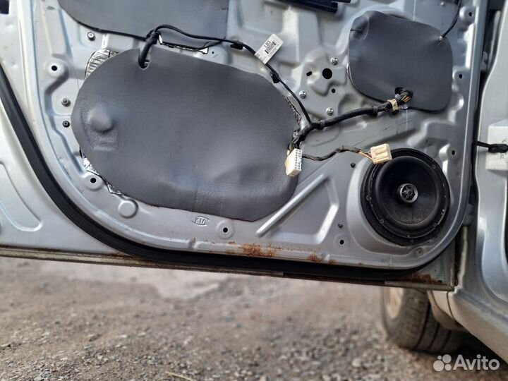 Левая передняя на Kia Rio 2 Рестайл