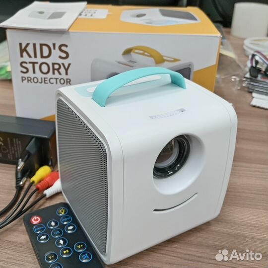 Детский мини проектор Q2