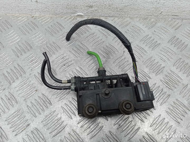 Блок клапанов подвески Land Rover Discovery 4 LA R