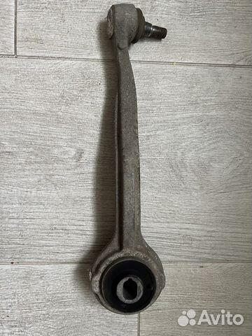 Передний правый рычаг подвески W204