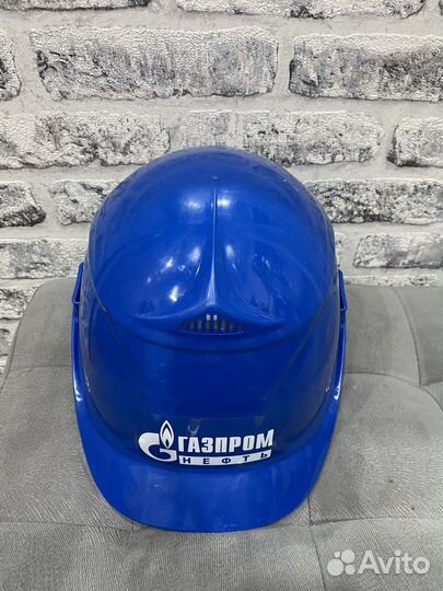 Каска Газпром нефть