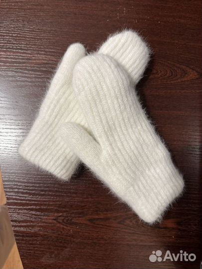 Варежки женские