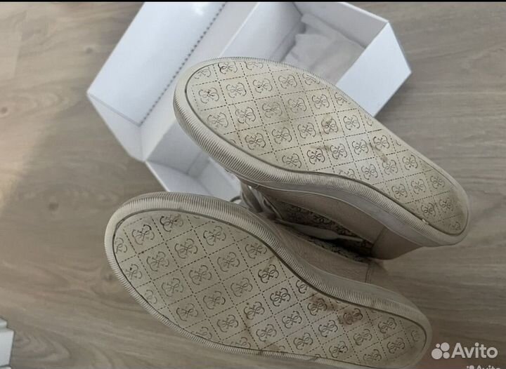 Сникерсы кеды guess