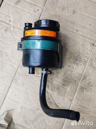 Бачок гура volvo FH