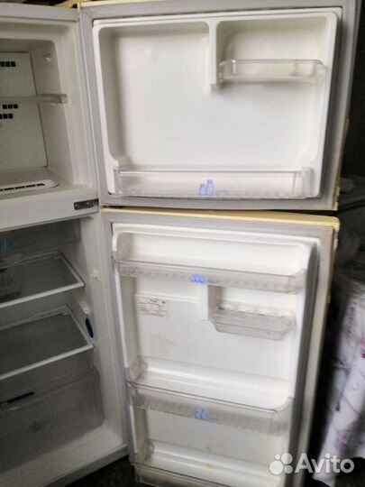 Холодильник 160 см, чистый, тихий