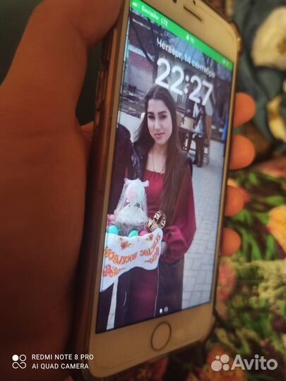 Телефон iPhone 8 64 gb