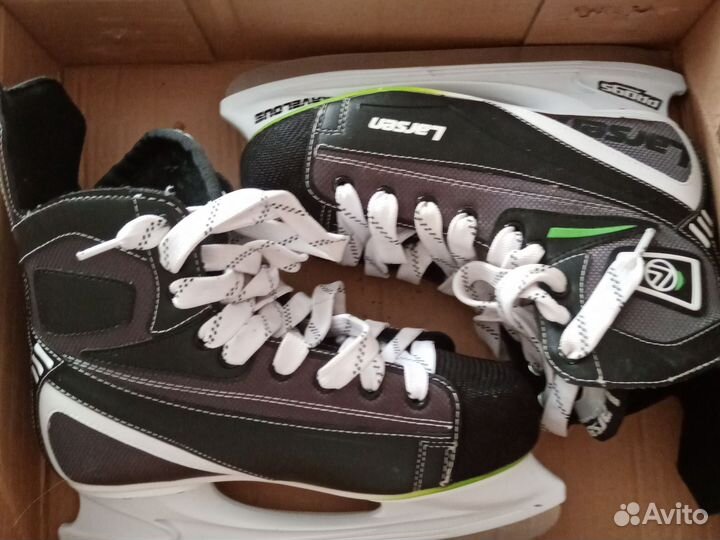 Коньки ледовые