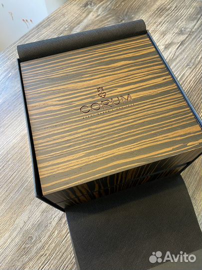 Оригинальная коробка Corum