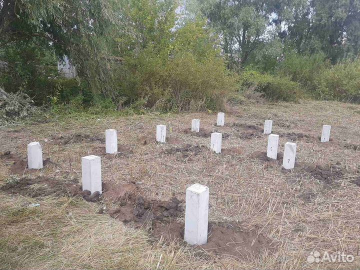 Забивка жб свай под баню из пенобетона