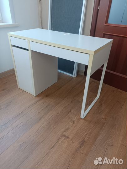 Письменный стол из IKEA