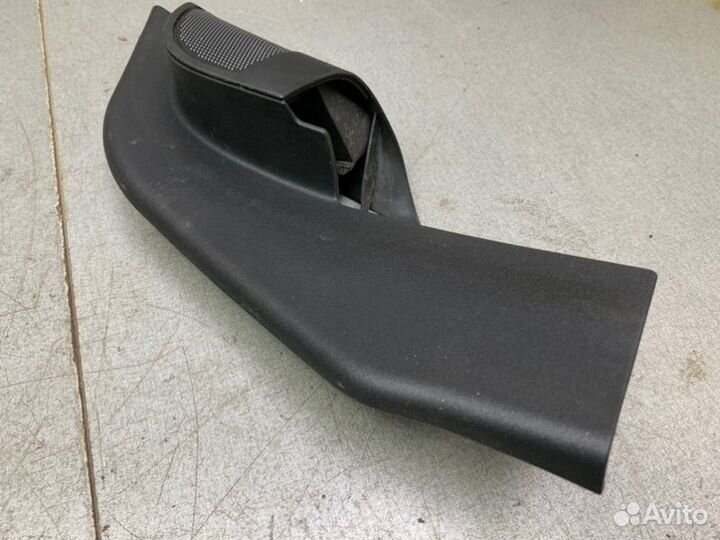 Уголок двери передний правый Ford Focus 2 седан