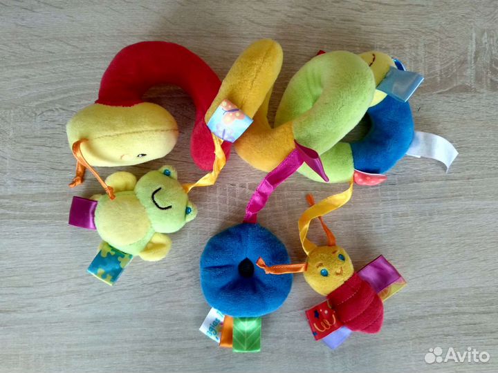 Развивающие игрушки подвески