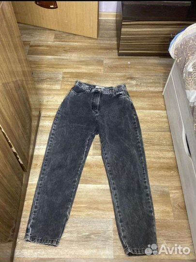 Джинсы черные