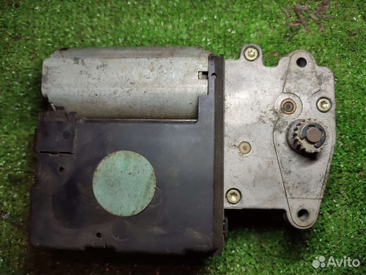 Мотор люка Volkswagen golf 3