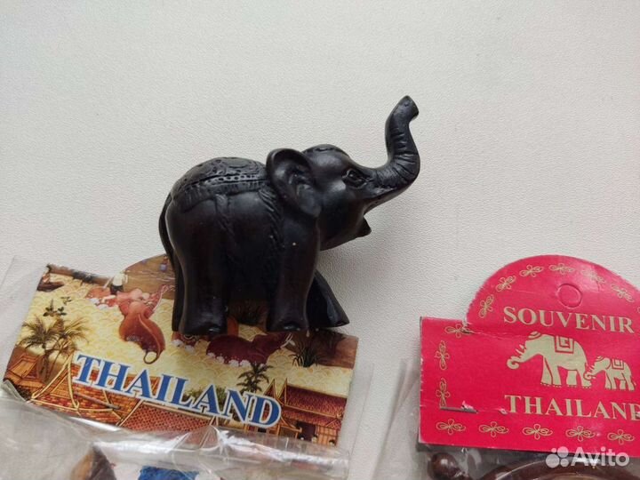 Статуэтка, магнитики из Тайланда и Вьетнама, новые