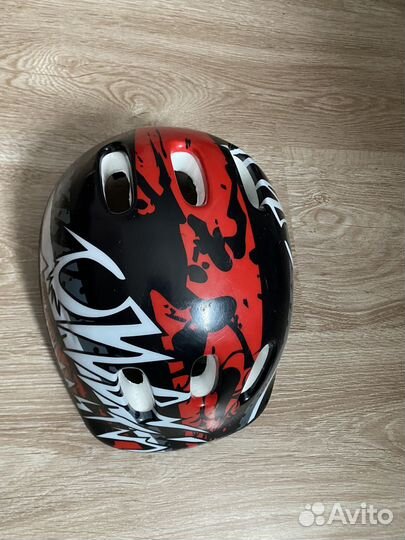 Шлем защитный для роликов