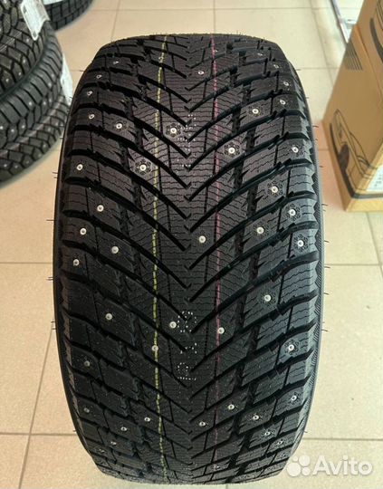 Roadmarch Winter XPro Studs 69 275/40 R20 и 315/35 R20 106T