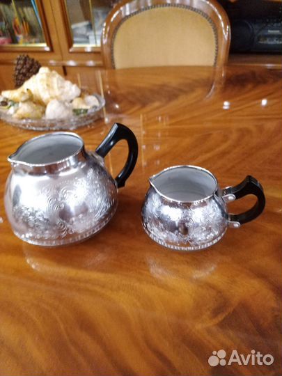 Заварочный чайник, сахарница, молочник, сливочник