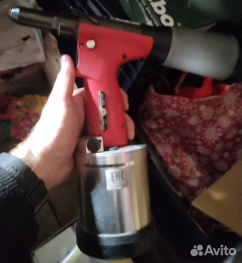 Заклёпочник пневматический RIV503