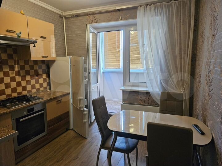 2-к. квартира, 65 м², 8/10 эт.