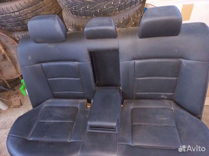 Задний диван Mercedes Benz E212