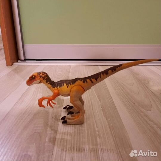 Ютораптор из серии Jurassic world