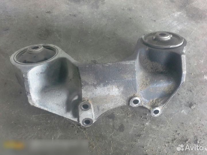 Кронштейн редуктора Suzuki Grand Vitara 2006