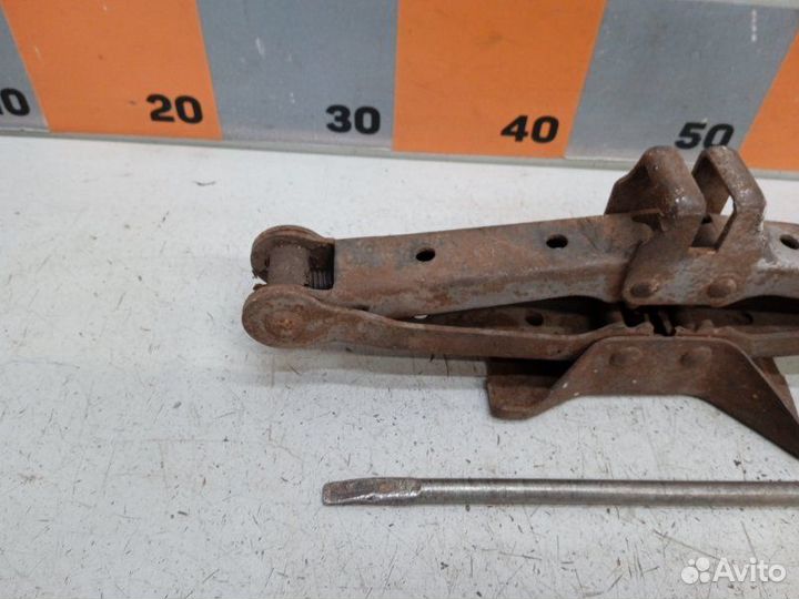 Домкрат Suzuki Liana ERC11S 1.3 2001