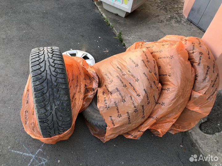 Nokian Tyres Nordman 5 SUV 215/65 R16