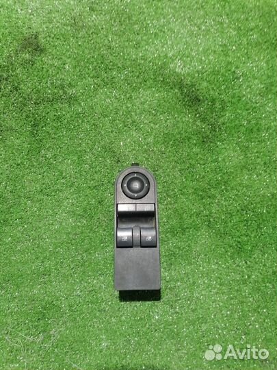 Блок управления стеклоподъемниками Opel Zafira B