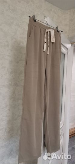 Брюки каприз новые 46