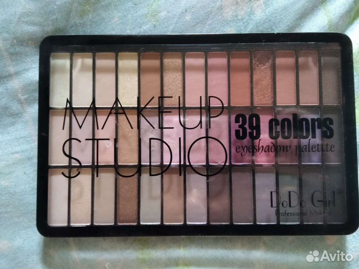 Тени для век Makeup Studio 39 цветов