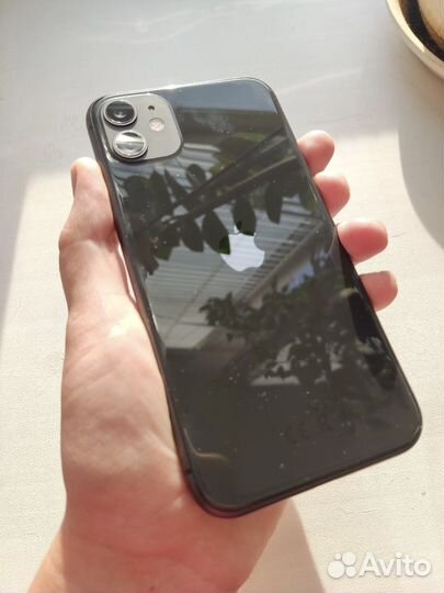 Телефон iPhone 11