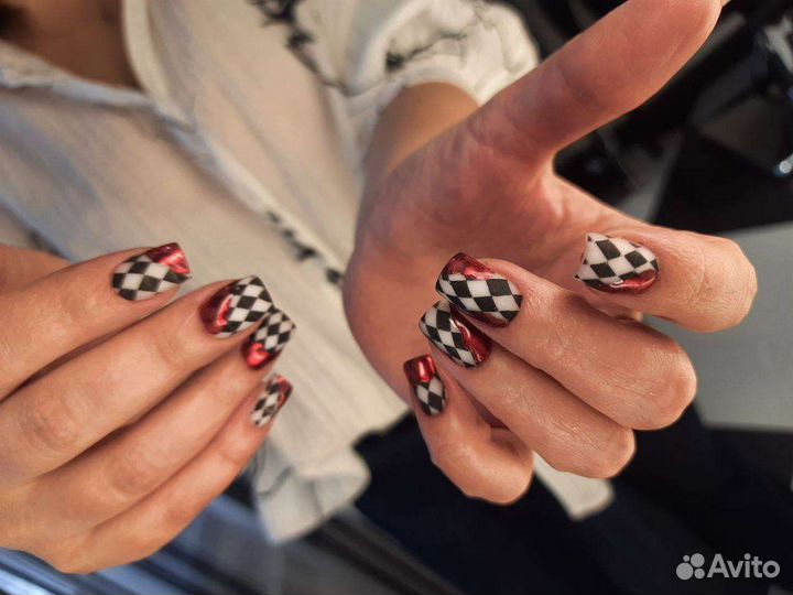 Маникюр и педикюр