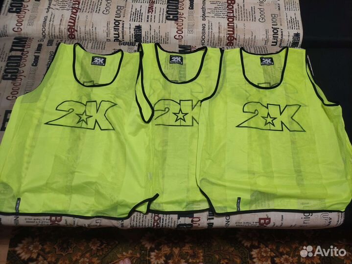 Манишки футбольные 2к