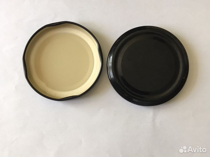 Крышки новые много