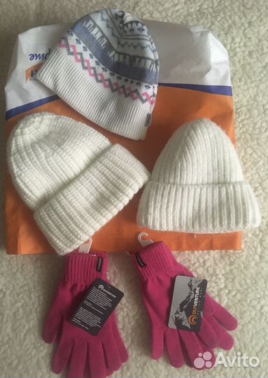 Шапки и перчатки женские