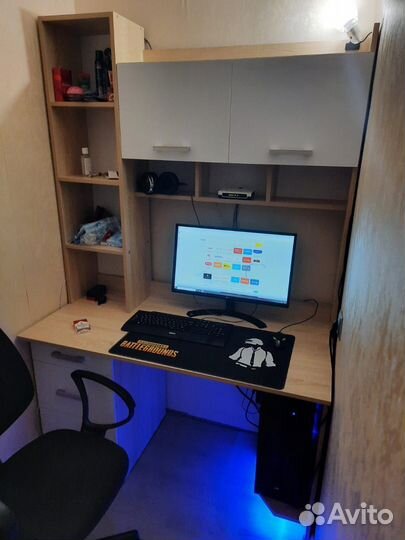 Стол письменный